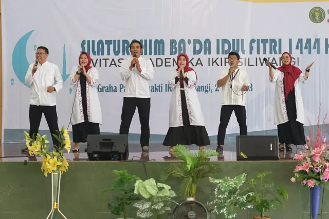 Penampilan Kreasi Seni dari Dosen IKIP Siliwangi
