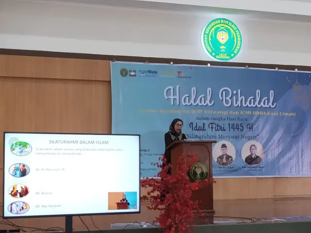 Penyampaian Materi oleh Rektor IKIP Siliwangi sekaligus Ketua ICMI ORDA Kota Cimahi, Prof. Dr. Hj. Euis Eti Rohaeti, M.Pd.