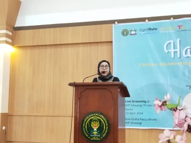 Sambutan dan Penyampaian Materi oleh Rektor IKIP Siliwangi sekaligus Ketua ICMI ORDA Kota Cimahi, Prof. Dr. Hj. Euis Eti Rohaeti, M.Pd.