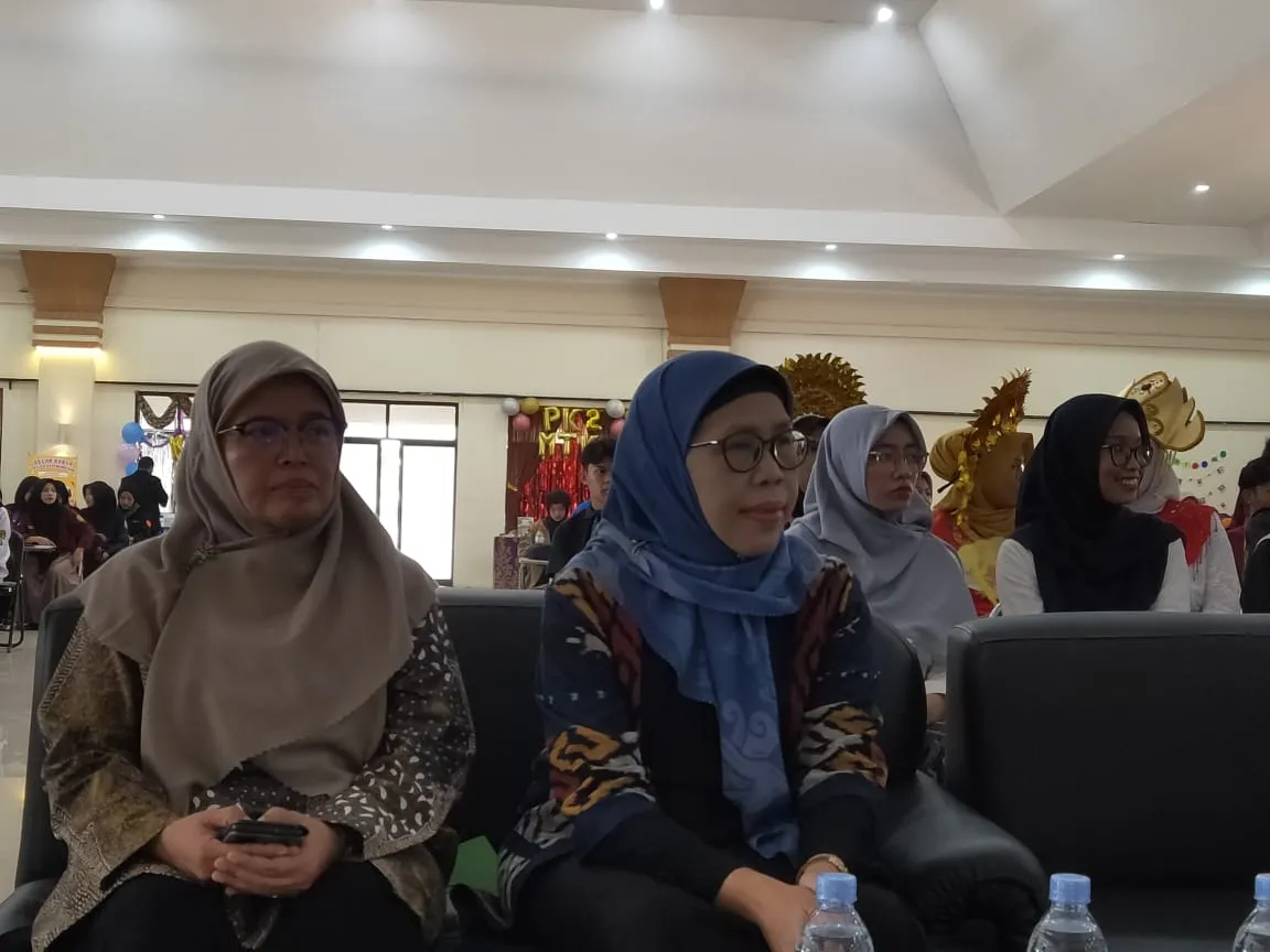 Rektor IKIP Siliwangi, Prof. Dr. Euis Eti R, M.Pd.  dan Wakil Rektor Bidang Akademik, Dr. Wikanengsih, M.Pd. hadiri Gelar Produk