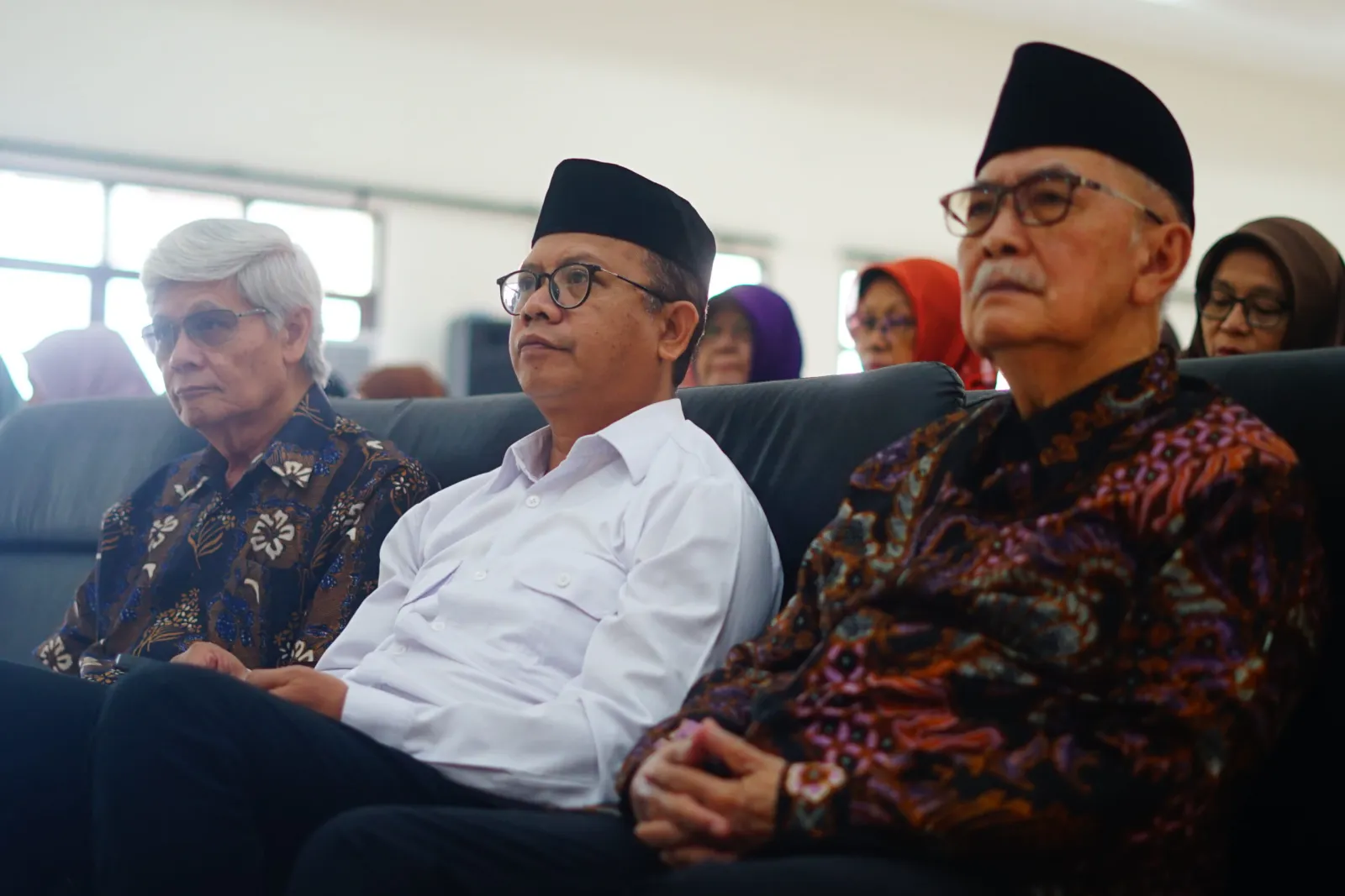 Prof. Enceng Mulyana, M.Pd., Prof. Dr. H. Heris Hendriana, M.Pd. dan Drs. H. Olih Komarudin, M.Pd.