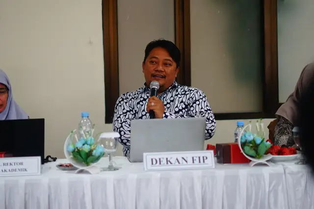 Dr. Asep Samsudin, M.Pd. paparkan capaian-capaian prestatif program studi bimbingan dan konseling.