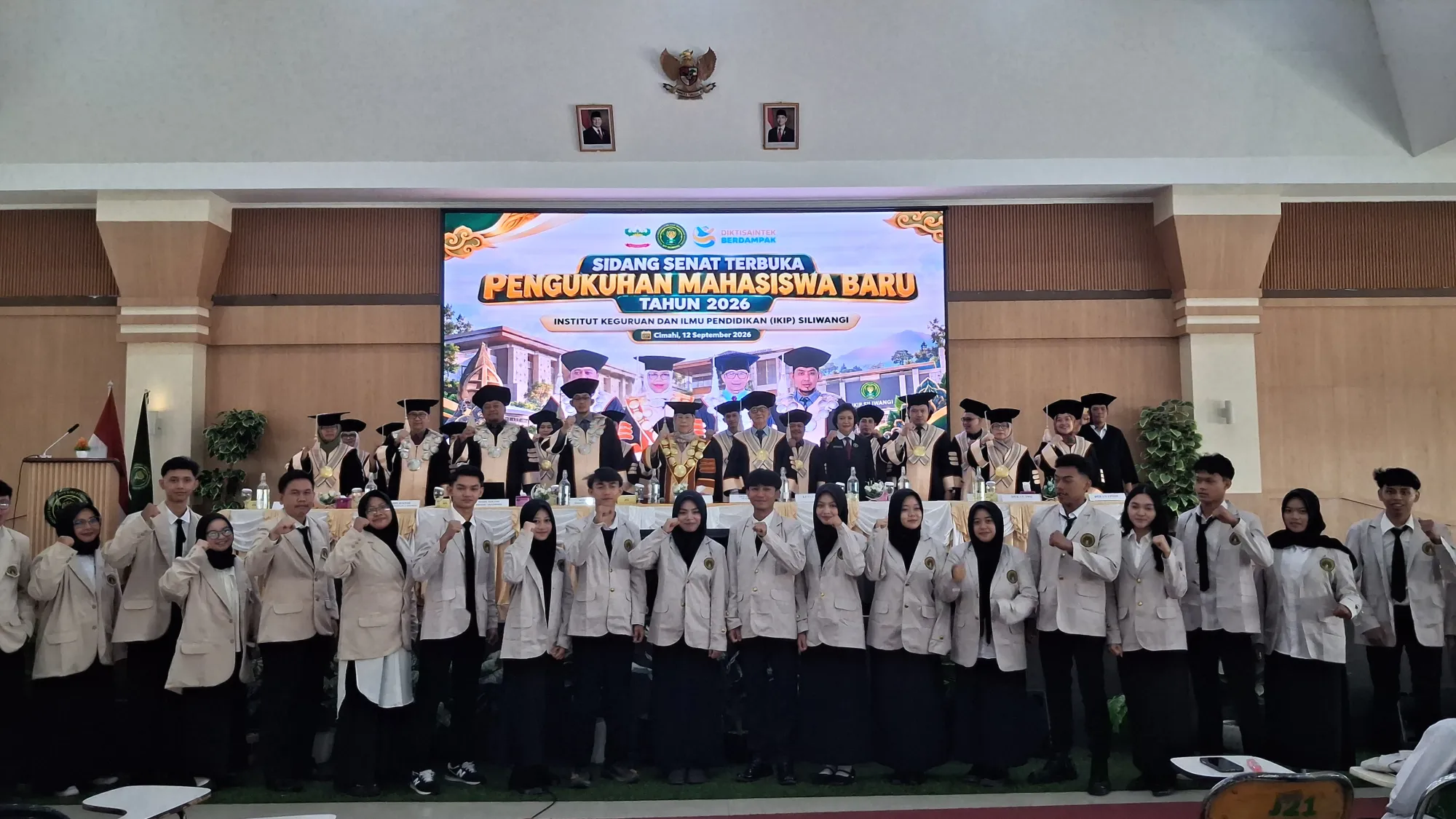 Sidang senat terbuka pengukuhan mahasiswa baru IKIP Siliwangi